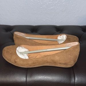 Tan American Rag Flats in Size 5.5